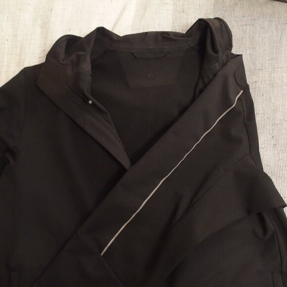 Lululemon Mens Lightweight Running Jacket - Picture 3 of 7